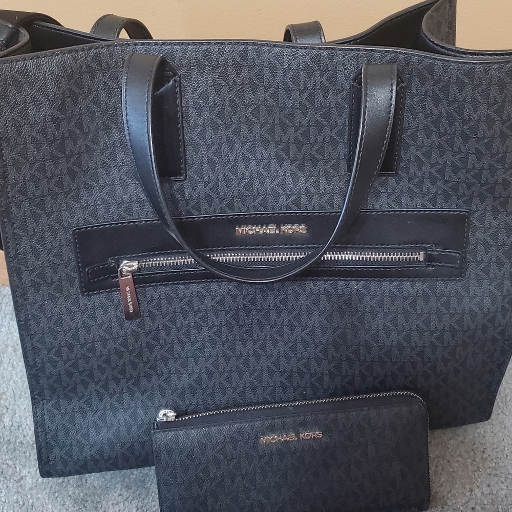 Michael Kors Purse & Wallet Bundle
